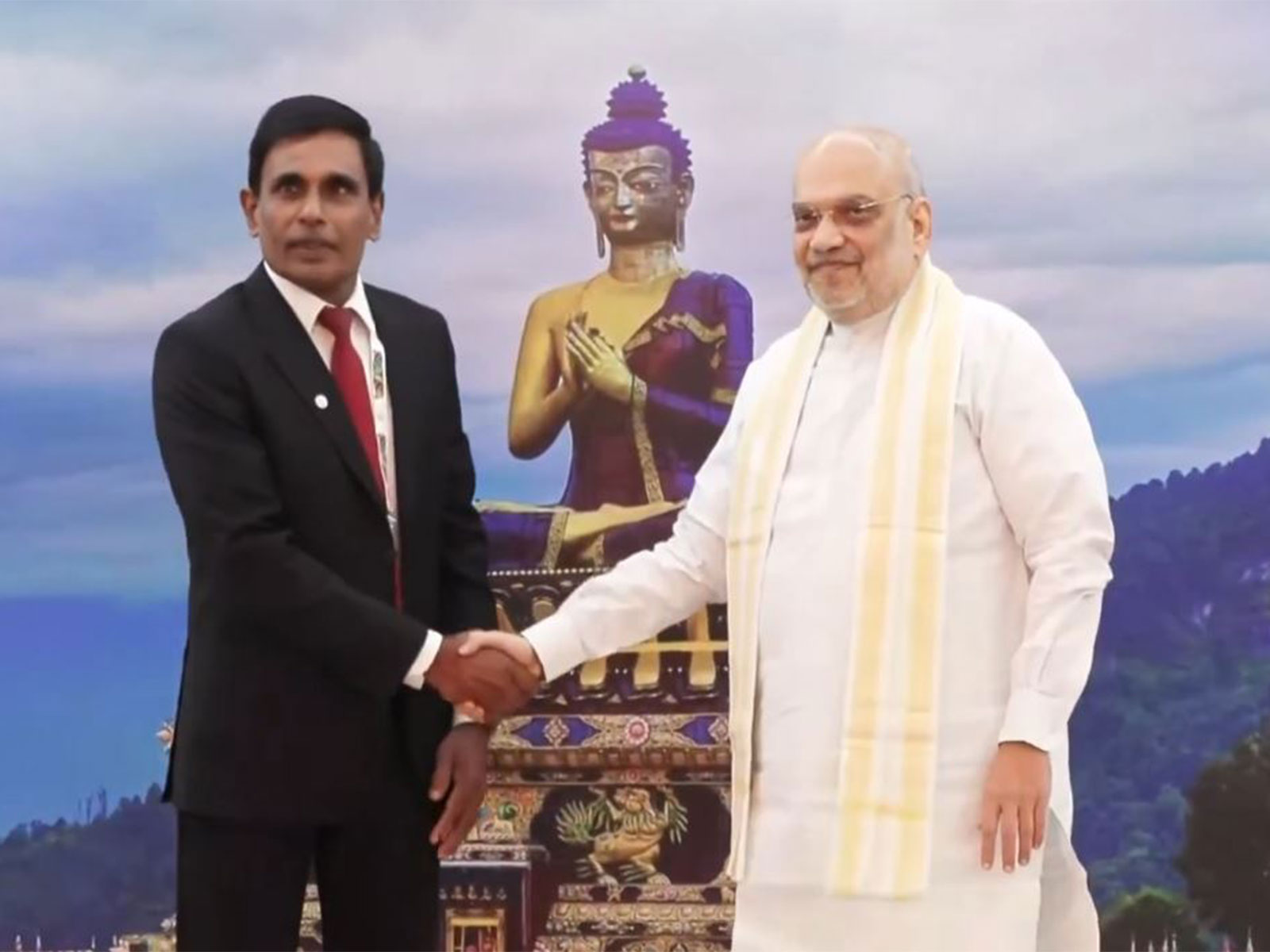 Sri Lankan Minister of Public Security and Parliamentary Affairs Ananda Wijepala and Union Home Minister Amit Shah (Photo/MHA) Sri Lankan Minister of Public Security and Parliamentary Affairs Ananda Wijepala and Union Home Minister Amit Shah (Photo/MHA)