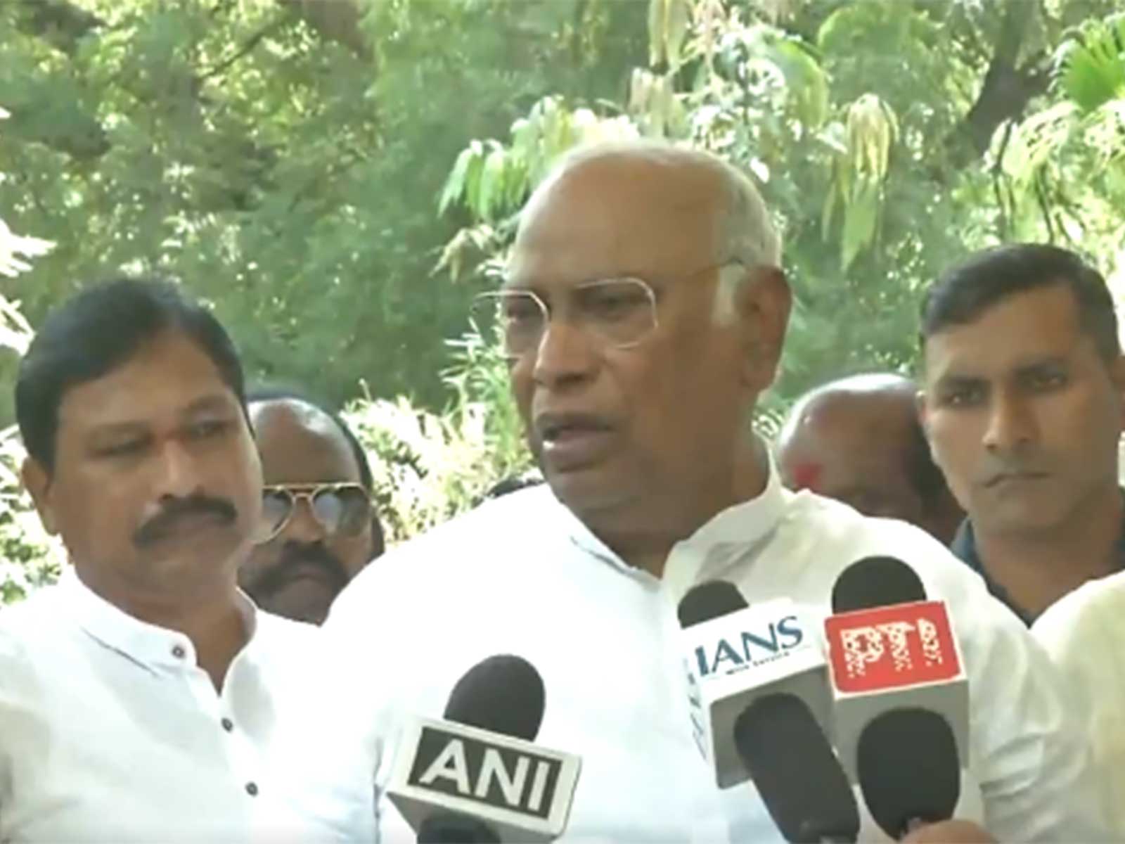 Congress president Mallikarjun Kharge (Photo/ANI) Congress president Mallikarjun Kharge (Photo/ANI)