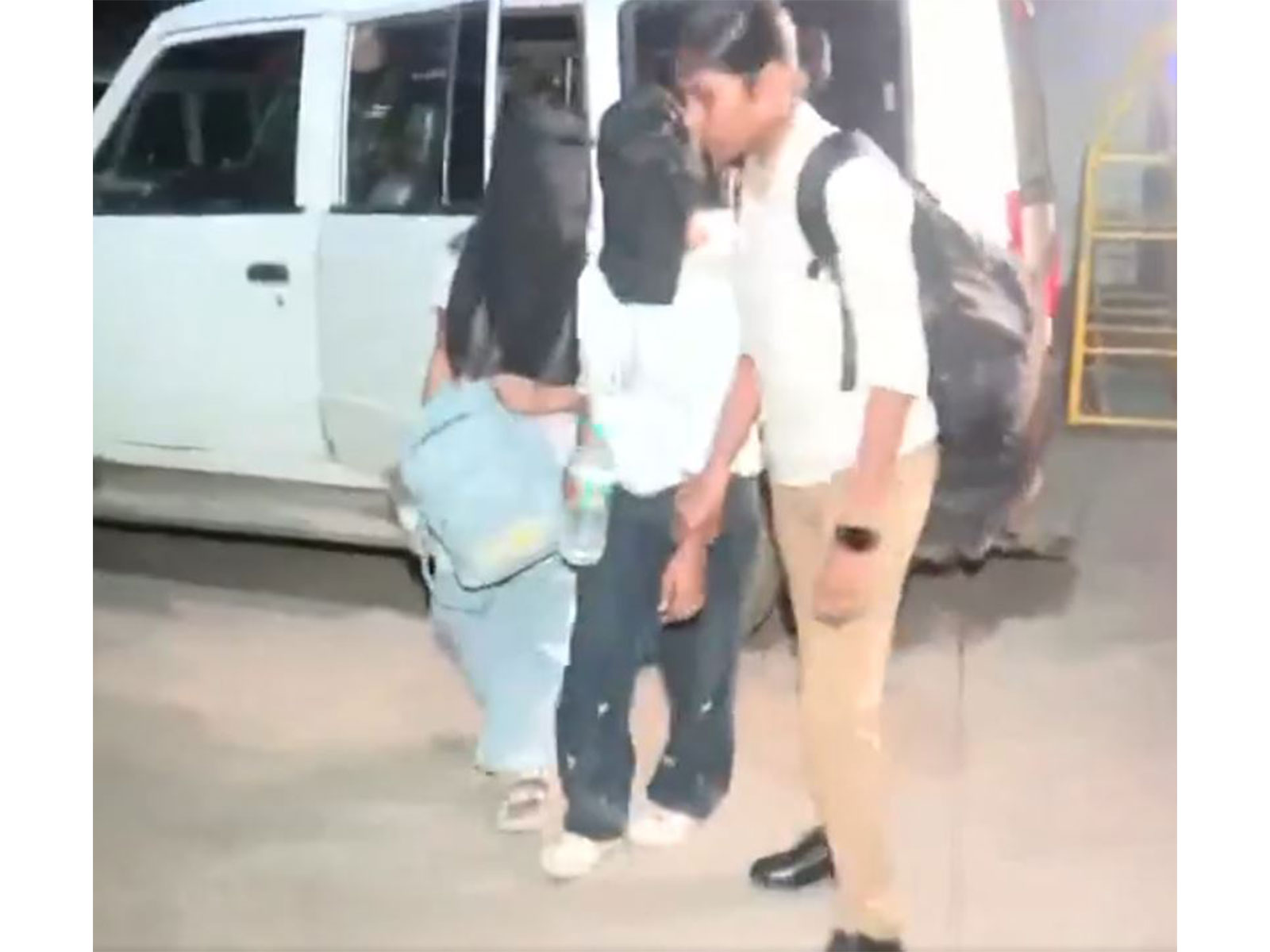 Arrested individuals brought to Mumbai's Anti-Extortion cell (Photo/ANI)