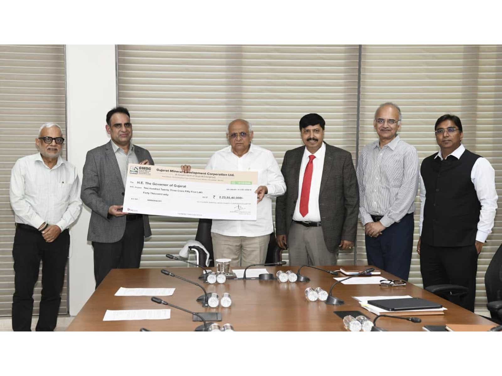 Gujarat: GMDC presents dividend cheque of Rs 223 crore for&hellip;