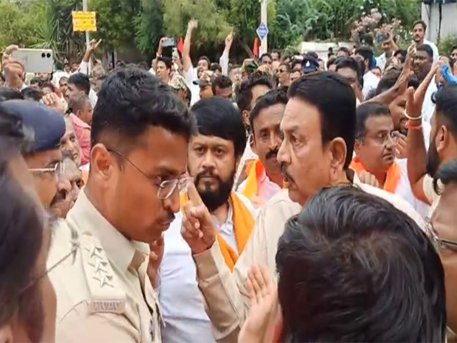 Visual outside the Municipal college Gadag (Photo/ANI) Visual outside the Municipal college Gadag (Photo/ANI)