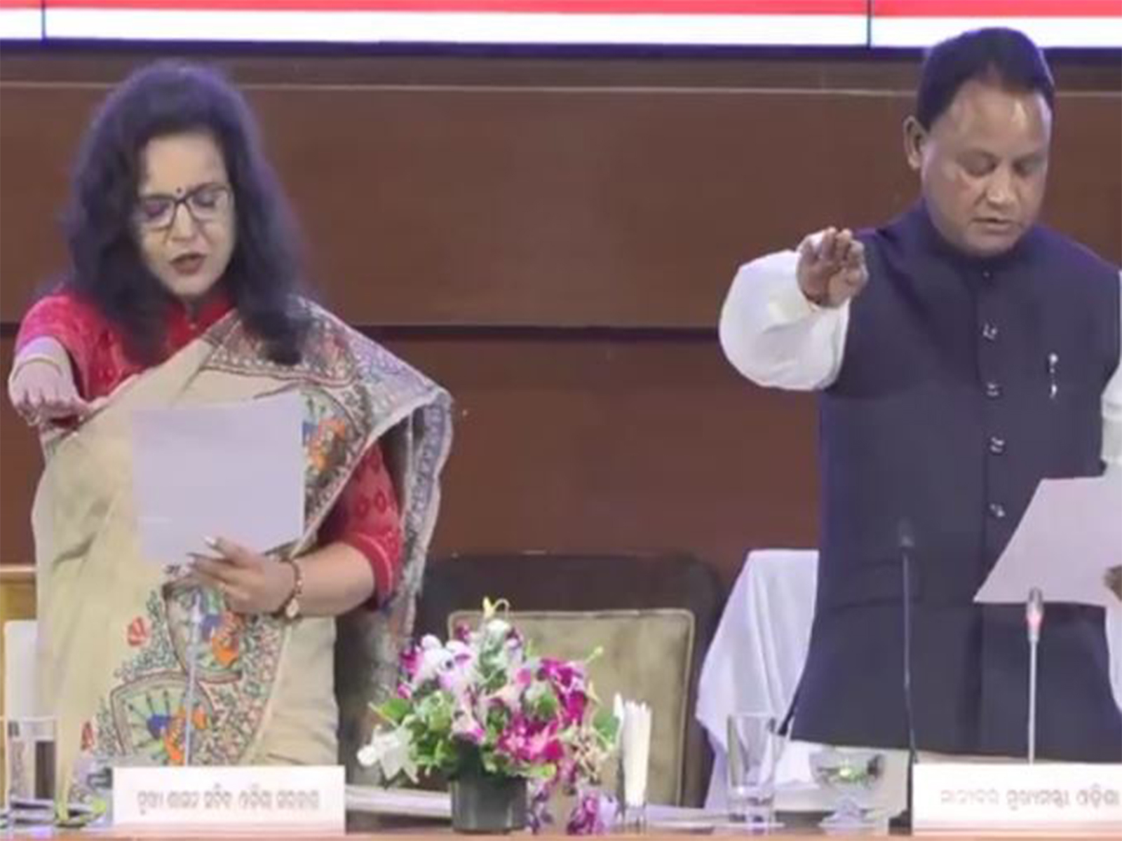 Odisha Chief Minister Mohan Charan Majhi taking integrity pledge (Photo/ANI)