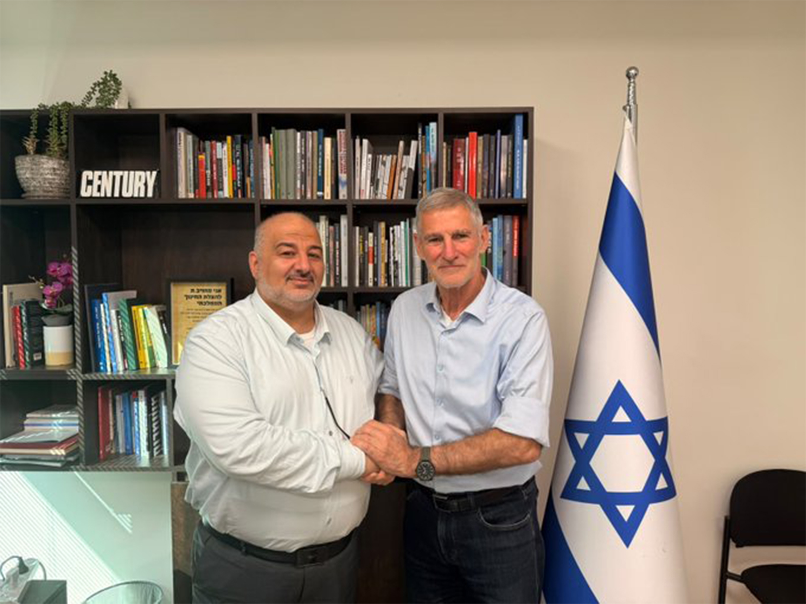 Yair Golan, chairman of Israel’s Democratic Party (right), meets Ra’am chairman Mansour Abbas (left) amid efforts to form a new government and oust Prime Minister Benjamin Netanyahu. (Photo: X/@YairGolan1)
