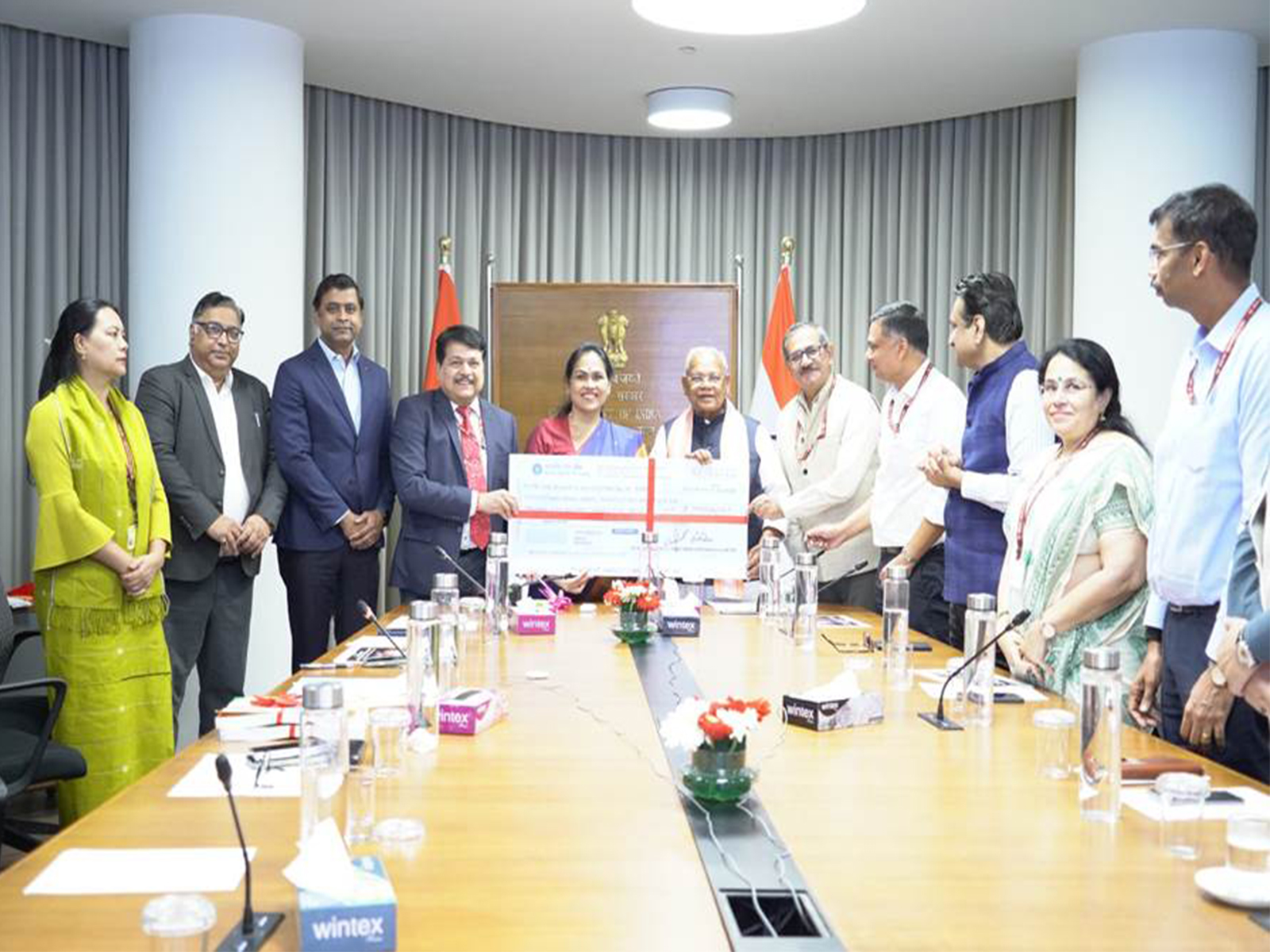 NSIC presented a dividend for FY 2025–26 to the Government of India (Photo/PIB) 