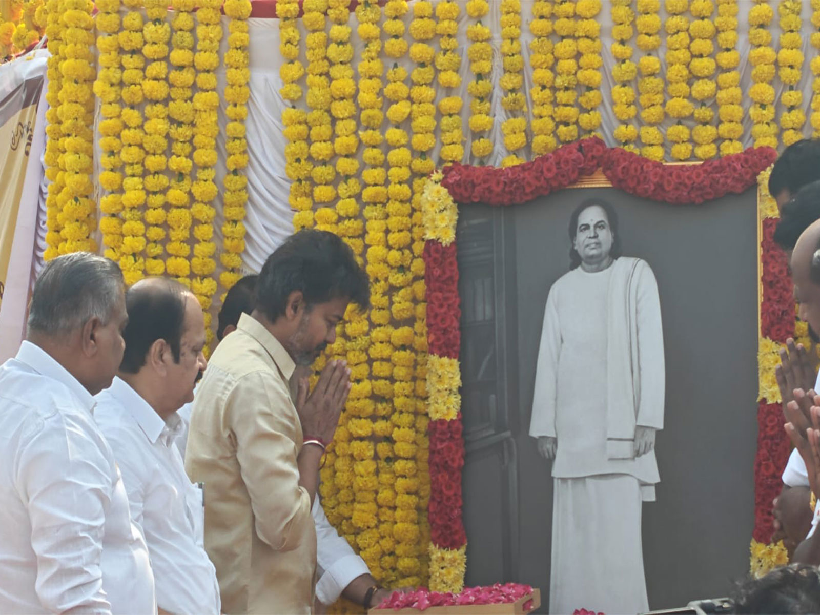 Tamil Nadu Chief Minister Joseph Vijay paying tribute to Pasumpon Muthuramalinga Thevar (Photo/ ANI) Tamil Nadu Chief Minister Joseph Vijay paying tribute to Pasumpon Muthuramalinga Thevar (Photo/ ANI)