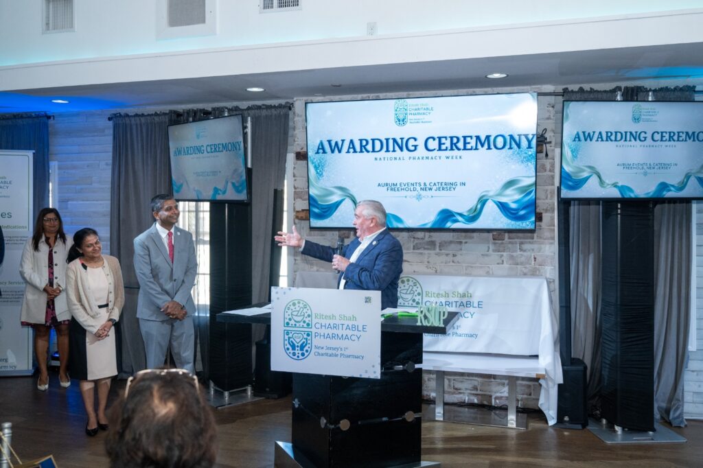 Charitable Pharmacy Honors 6 Leaders, Raises $45,000 Plus